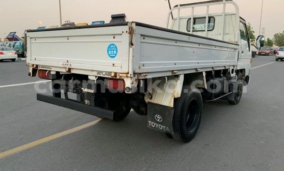 Nunua Ilio tumika Toyota Dyna Nyeupe Lori ndani ya Beitbridge nchini Matabeleland Kusini Nunua Ilio tumika Toyota Dyna Nyeupe Lori ndani ya Beitbridge nchini Matabeleland Kusini