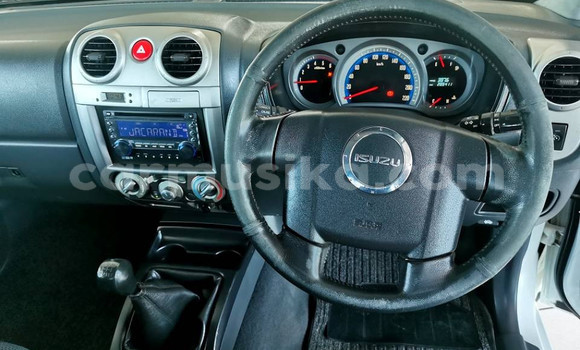 Buy Used Isuzu KB White Car in Beitbridge in Matabeleland South Buy Used Isuzu KB White Car in Beitbridge in Matabeleland South