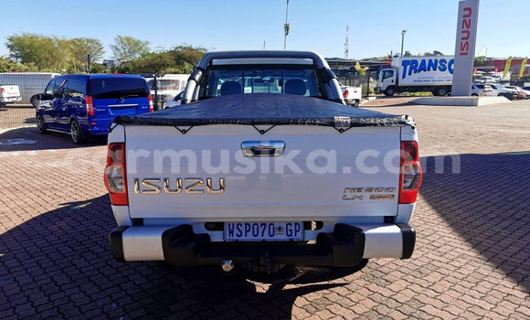 Buy Used Isuzu KB White Car in Beitbridge in Matabeleland South Buy Used Isuzu KB White Car in Beitbridge in Matabeleland South