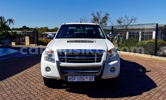 Buy Used Isuzu KB White Car in Beitbridge in Matabeleland South Buy Used Isuzu KB White Car in Beitbridge in Matabeleland South
