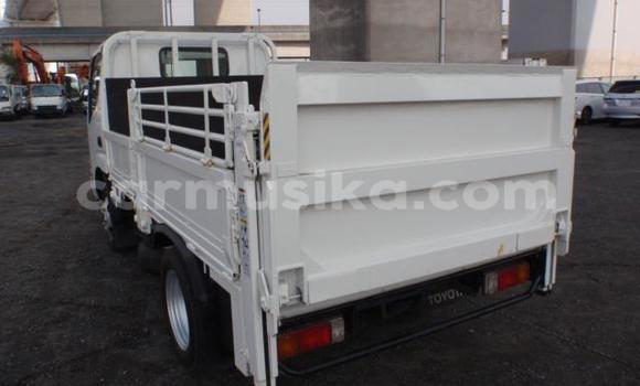 Buy Used Toyota Dyna White Truck in Beitbridge in Matabeleland South Buy Used Toyota Dyna White Truck in Beitbridge in Matabeleland South