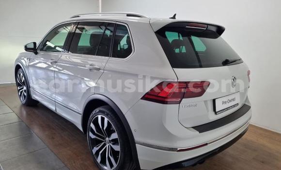 Nunua Ilio tumika Volkswagen Tiguan Nyeupe Gari ndani ya Beitbridge nchini Matabeleland Kusini Nunua Ilio tumika Volkswagen Tiguan Nyeupe Gari ndani ya Beitbridge nchini Matabeleland Kusini