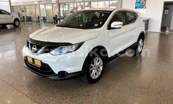 Buy Used Nissan X–Trail White Car in Beitbridge in Matabeleland South