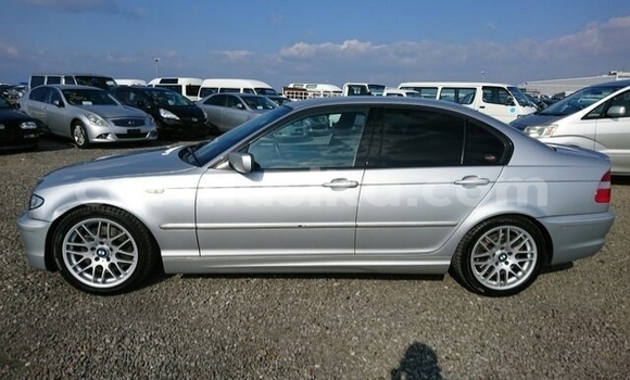 Tenga Tsaru BMW 3–Series Sirivha Mota in Beitbridge in Matabeleland South Tenga Tsaru BMW 3–Series Sirivha Mota in Beitbridge in Matabeleland South