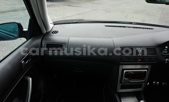 Buy Used Volkswagen Golf R32 Black Car in Beitbridge in Matabeleland South Buy Used Volkswagen Golf R32 Black Car in Beitbridge in Matabeleland South