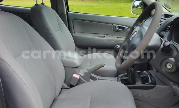 Nunua Ilio tumika Toyota Hilux Nyeupe Gari ndani ya Beitbridge nchini Matabeleland Kusini Nunua Ilio tumika Toyota Hilux Nyeupe Gari ndani ya Beitbridge nchini Matabeleland Kusini