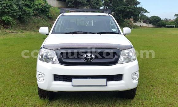 Nunua Ilio tumika Toyota Hilux Nyeupe Gari ndani ya Beitbridge nchini Matabeleland Kusini Nunua Ilio tumika Toyota Hilux Nyeupe Gari ndani ya Beitbridge nchini Matabeleland Kusini