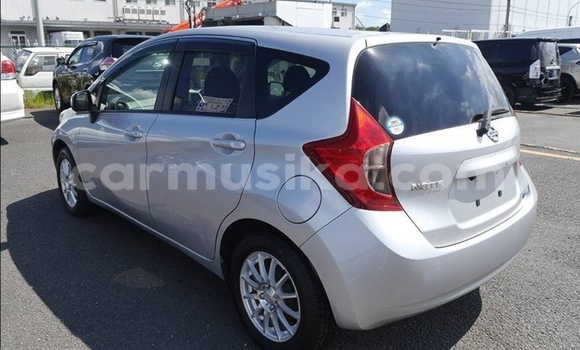 Nunua Ilio tumika Nissan Note Fedha Gari ndani ya Beitbridge nchini Matabeleland Kusini Nunua Ilio tumika Nissan Note Fedha Gari ndani ya Beitbridge nchini Matabeleland Kusini
