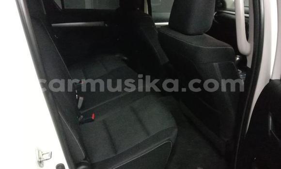 Acheter Occasion Voiture Toyota Hilux Blanc à Beitbridge, Matabeleland South Acheter Occasion Voiture Toyota Hilux Blanc à Beitbridge, Matabeleland South