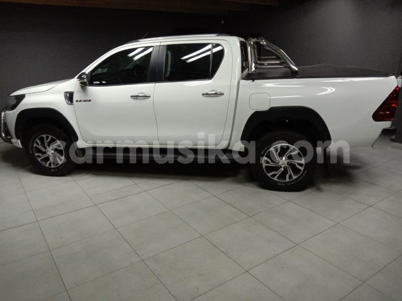 Big with watermark toyota hilux matabeleland south beitbridge 23790