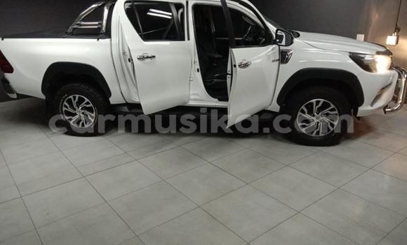 Acheter Occasion Voiture Toyota Hilux Blanc à Beitbridge, Matabeleland South Acheter Occasion Voiture Toyota Hilux Blanc à Beitbridge, Matabeleland South