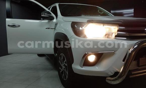 Acheter Occasion Voiture Toyota Hilux Blanc à Beitbridge, Matabeleland South Acheter Occasion Voiture Toyota Hilux Blanc à Beitbridge, Matabeleland South