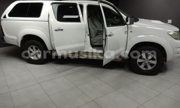 Nunua Ilio tumika Toyota Hilux Nyeupe Gari ndani ya Beitbridge nchini Matabeleland Kusini