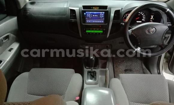 Nunua Ilio tumika Toyota Hilux Nyeupe Gari ndani ya Beitbridge nchini Matabeleland Kusini Nunua Ilio tumika Toyota Hilux Nyeupe Gari ndani ya Beitbridge nchini Matabeleland Kusini