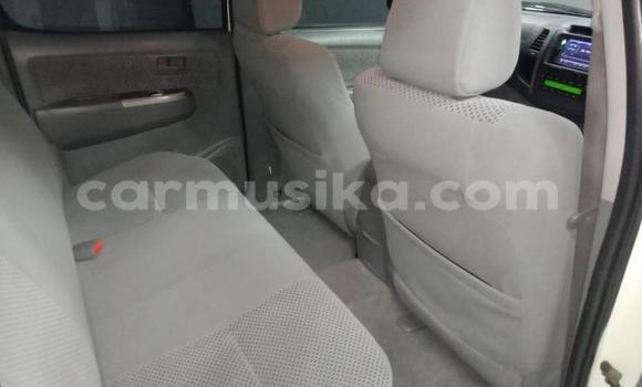 Nunua Ilio tumika Toyota Hilux Nyeupe Gari ndani ya Beitbridge nchini Matabeleland Kusini Nunua Ilio tumika Toyota Hilux Nyeupe Gari ndani ya Beitbridge nchini Matabeleland Kusini