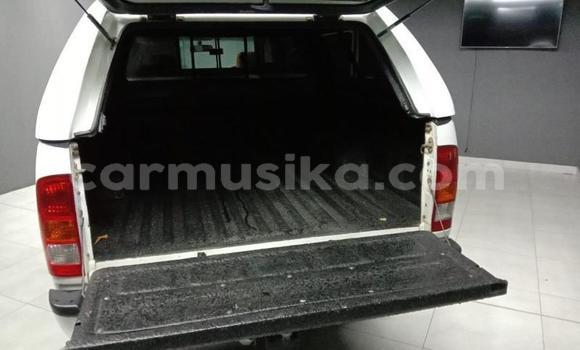 Nunua Ilio tumika Toyota Hilux Nyeupe Gari ndani ya Beitbridge nchini Matabeleland Kusini Nunua Ilio tumika Toyota Hilux Nyeupe Gari ndani ya Beitbridge nchini Matabeleland Kusini