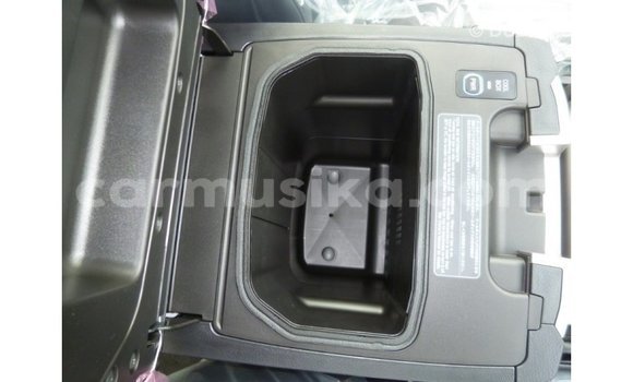 Nunua Imported Toyota Land Cruiser Nyeusi Gari ndani ya Import - Dubai nchini Harare Nunua Imported Toyota Land Cruiser Nyeusi Gari ndani ya Import - Dubai nchini Harare