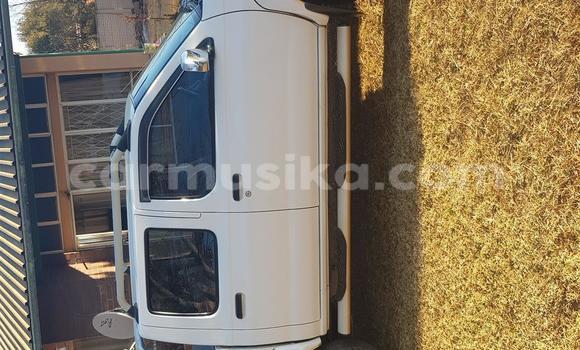 Tenga Tsaru Nissan NP 300 Chena Mota in Beitbridge in Matabeleland South Tenga Tsaru Nissan NP 300 Chena Mota in Beitbridge in Matabeleland South