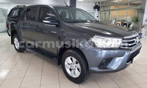 Nunua Ilio tumika Toyota Hilux Nyeusi Gari ndani ya Harare nchini Harare