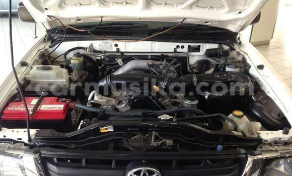 Acheter Occasion Voiture Toyota Hilux Blanc à Bulawayo, Bulawayo Acheter Occasion Voiture Toyota Hilux Blanc à Bulawayo, Bulawayo