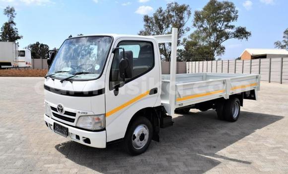 Buy Used Toyota Dyna White Car in Harare in Harare Buy Used Toyota Dyna White Car in Harare in Harare