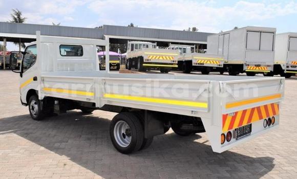 Buy Used Toyota Dyna White Car in Harare in Harare Buy Used Toyota Dyna White Car in Harare in Harare