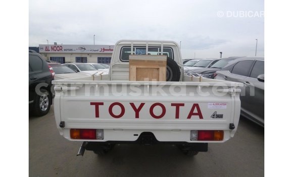 Buy Import Toyota Land Cruiser White Car in Import - Dubai in Harare Buy Import Toyota Land Cruiser White Car in Import - Dubai in Harare