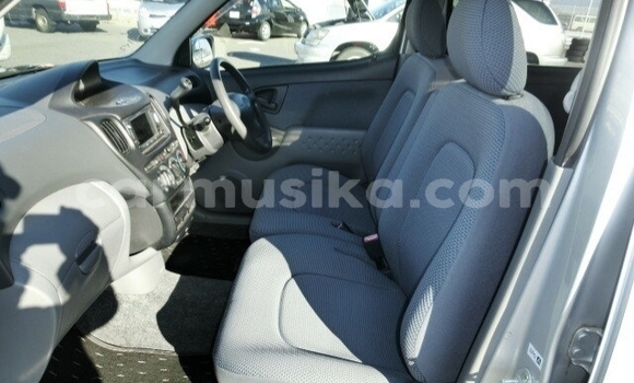 Acheter Occasion Voiture Toyota FunCargo Gris à Beitbridge, Matabeleland South Acheter Occasion Voiture Toyota FunCargo Gris à Beitbridge, Matabeleland South