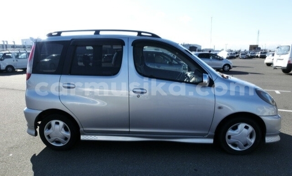 Acheter Occasion Voiture Toyota FunCargo Gris à Beitbridge, Matabeleland South Acheter Occasion Voiture Toyota FunCargo Gris à Beitbridge, Matabeleland South