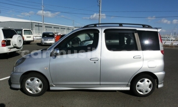 Acheter Occasion Voiture Toyota FunCargo Gris à Beitbridge, Matabeleland South Acheter Occasion Voiture Toyota FunCargo Gris à Beitbridge, Matabeleland South