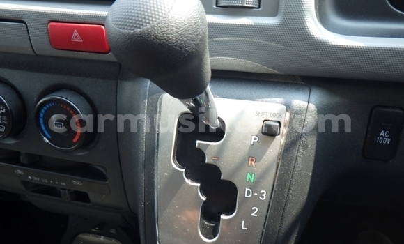 Buy Used Toyota Hiace Silver Car in Beitbridge in Matabeleland South Buy Used Toyota Hiace Silver Car in Beitbridge in Matabeleland South