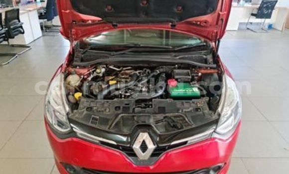 Buy Used Renault Clio Red Car in Beitbridge in Matabeleland South Buy Used Renault Clio Red Car in Beitbridge in Matabeleland South