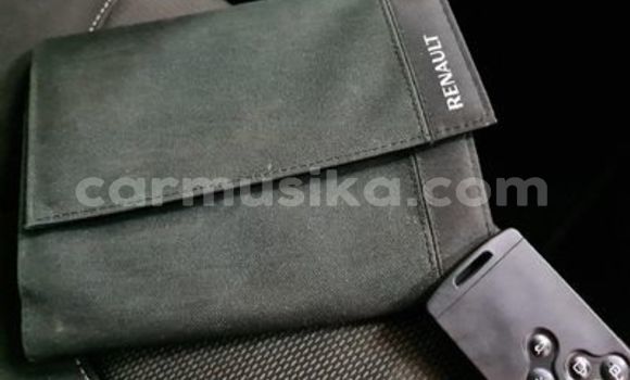 Buy Used Renault Clio Red Car in Beitbridge in Matabeleland South Buy Used Renault Clio Red Car in Beitbridge in Matabeleland South