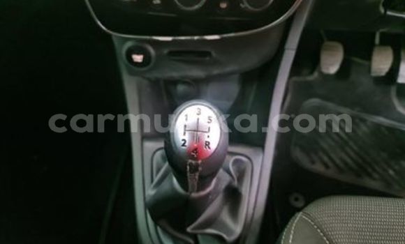 Buy Used Renault Clio Red Car in Beitbridge in Matabeleland South Buy Used Renault Clio Red Car in Beitbridge in Matabeleland South