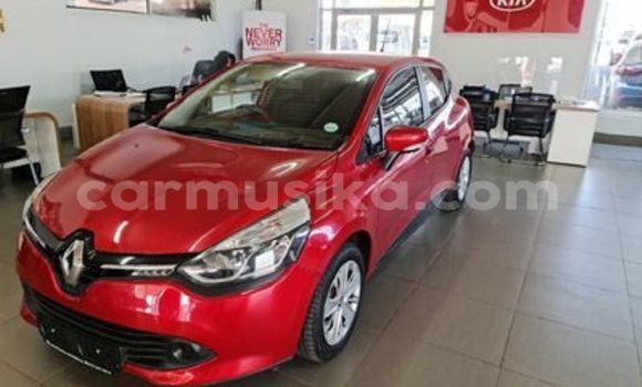 Buy Used Renault Clio Red Car in Beitbridge in Matabeleland South Buy Used Renault Clio Red Car in Beitbridge in Matabeleland South