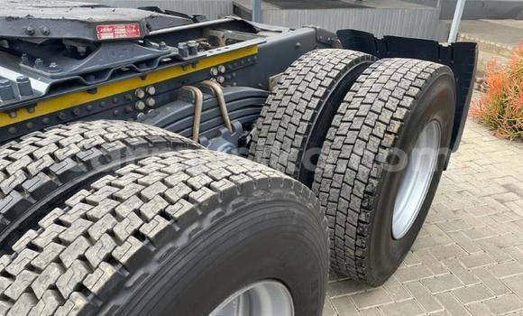 Nunua Ilio tumika Scania R420 Nyeupe Lori ndani ya Beitbridge nchini Matabeleland Kusini Nunua Ilio tumika Scania R420 Nyeupe Lori ndani ya Beitbridge nchini Matabeleland Kusini