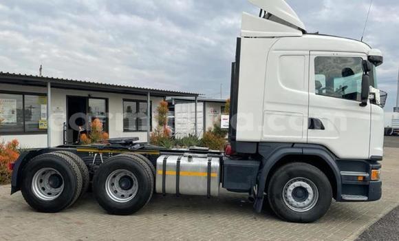 Nunua Ilio tumika Scania R420 Nyeupe Lori ndani ya Beitbridge nchini Matabeleland Kusini Nunua Ilio tumika Scania R420 Nyeupe Lori ndani ya Beitbridge nchini Matabeleland Kusini