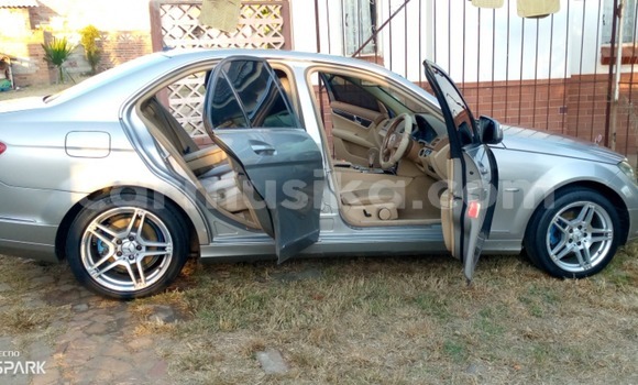 Buy Used Mercedes-Benz C-Classe Silver Car in Avondale in Harare Buy Used Mercedes-Benz C-Classe Silver Car in Avondale in Harare