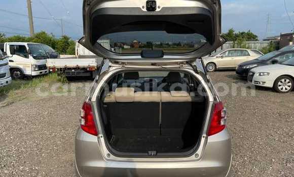 Acheter Occasion Voiture Honda Fit Beige à Beitbridge, Matabeleland South Acheter Occasion Voiture Honda Fit Beige à Beitbridge, Matabeleland South