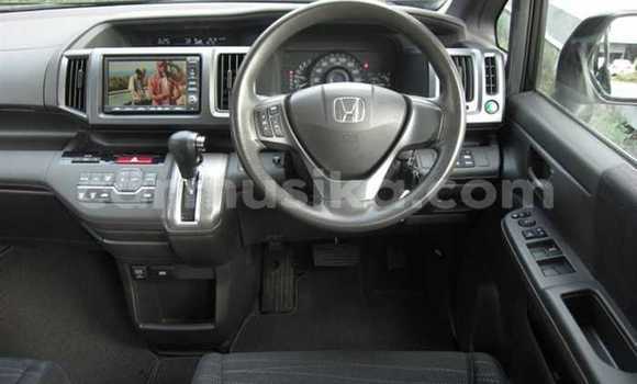 Acheter Occasion Voiture Honda Stepwgn Noir à Beitbridge, Matabeleland South Acheter Occasion Voiture Honda Stepwgn Noir à Beitbridge, Matabeleland South