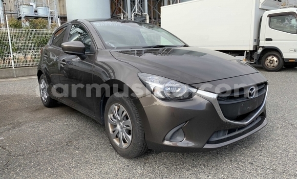 Nunua Ilio tumika Mazda Demio Beige Gari ndani ya Beitbridge nchini Matabeleland Kusini