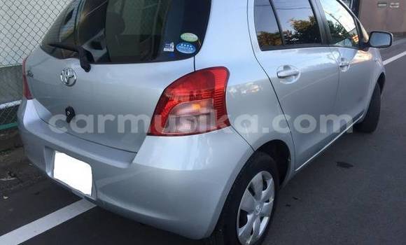 Nunua Ilio tumika Toyota Vitz Fedha Gari ndani ya Beitbridge nchini Matabeleland Kusini Nunua Ilio tumika Toyota Vitz Fedha Gari ndani ya Beitbridge nchini Matabeleland Kusini