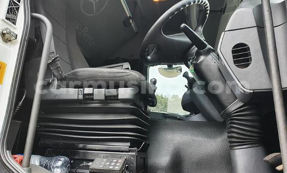 Acheter Occasion Utilitaire Mercedes‒Benz 1213 Blanc à Harare, Harare Acheter Occasion Utilitaire Mercedes‒Benz 1213 Blanc à Harare, Harare