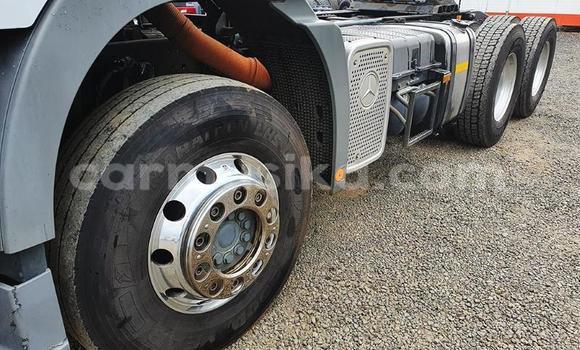 Acheter Occasion Utilitaire Mercedes‒Benz 1213 Blanc à Harare, Harare Acheter Occasion Utilitaire Mercedes‒Benz 1213 Blanc à Harare, Harare