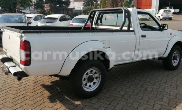 Tenga Tsaru Nissan NP 300 Chena Mota in Beitbridge in Matabeleland South Tenga Tsaru Nissan NP 300 Chena Mota in Beitbridge in Matabeleland South