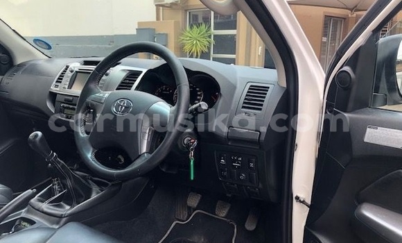 Tenga Tsaru Toyota Hilux Chena Mota in Beitbridge in Matabeleland South Tenga Tsaru Toyota Hilux Chena Mota in Beitbridge in Matabeleland South