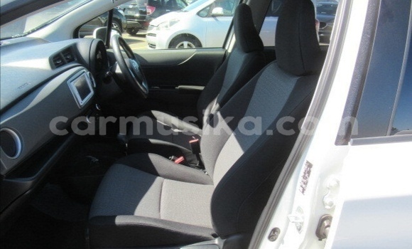 Acheter Occasion Voiture Toyota Vitz Blanc à Beitbridge, Matabeleland South Acheter Occasion Voiture Toyota Vitz Blanc à Beitbridge, Matabeleland South