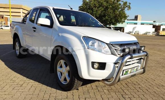 Tenga Tsaru Isuzu KB Chena Mota in Beitbridge in Matabeleland South Tenga Tsaru Isuzu KB Chena Mota in Beitbridge in Matabeleland South