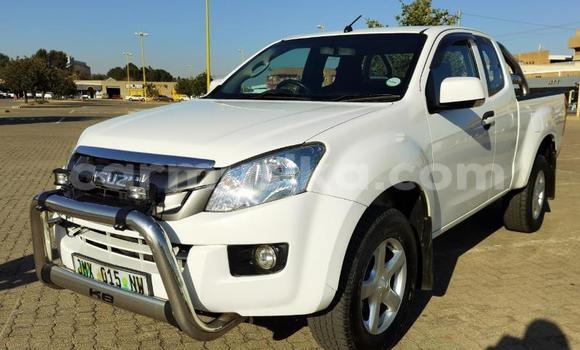 Tenga Tsaru Isuzu KB Chena Mota in Beitbridge in Matabeleland South Tenga Tsaru Isuzu KB Chena Mota in Beitbridge in Matabeleland South
