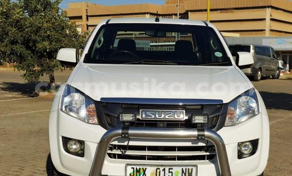 Tenga Tsaru Isuzu KB Chena Mota in Beitbridge in Matabeleland South Tenga Tsaru Isuzu KB Chena Mota in Beitbridge in Matabeleland South